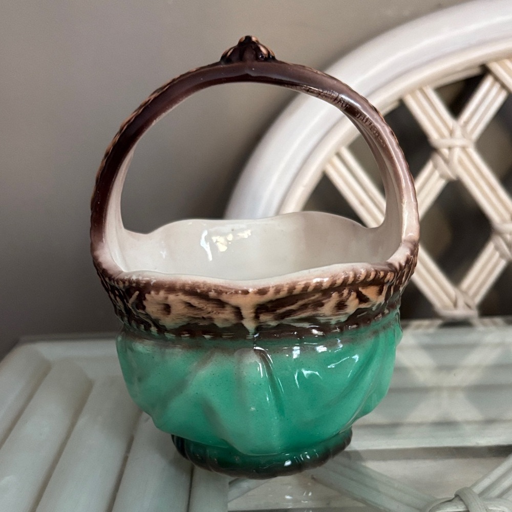 Vintage Czechoslovakian Pottery Basket - Picture 3 of 8